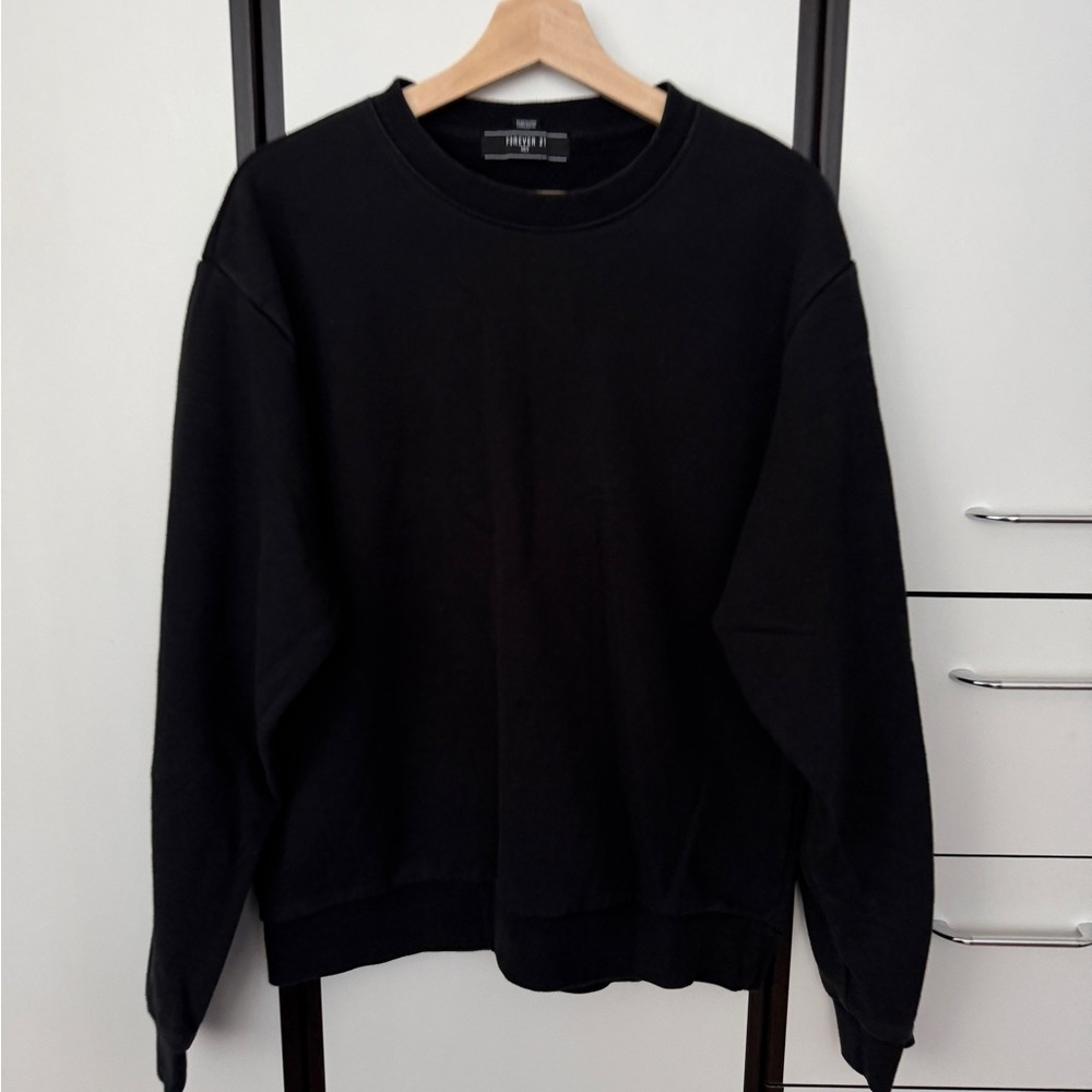 Forever 21 Men's Black Crewneck Sweater